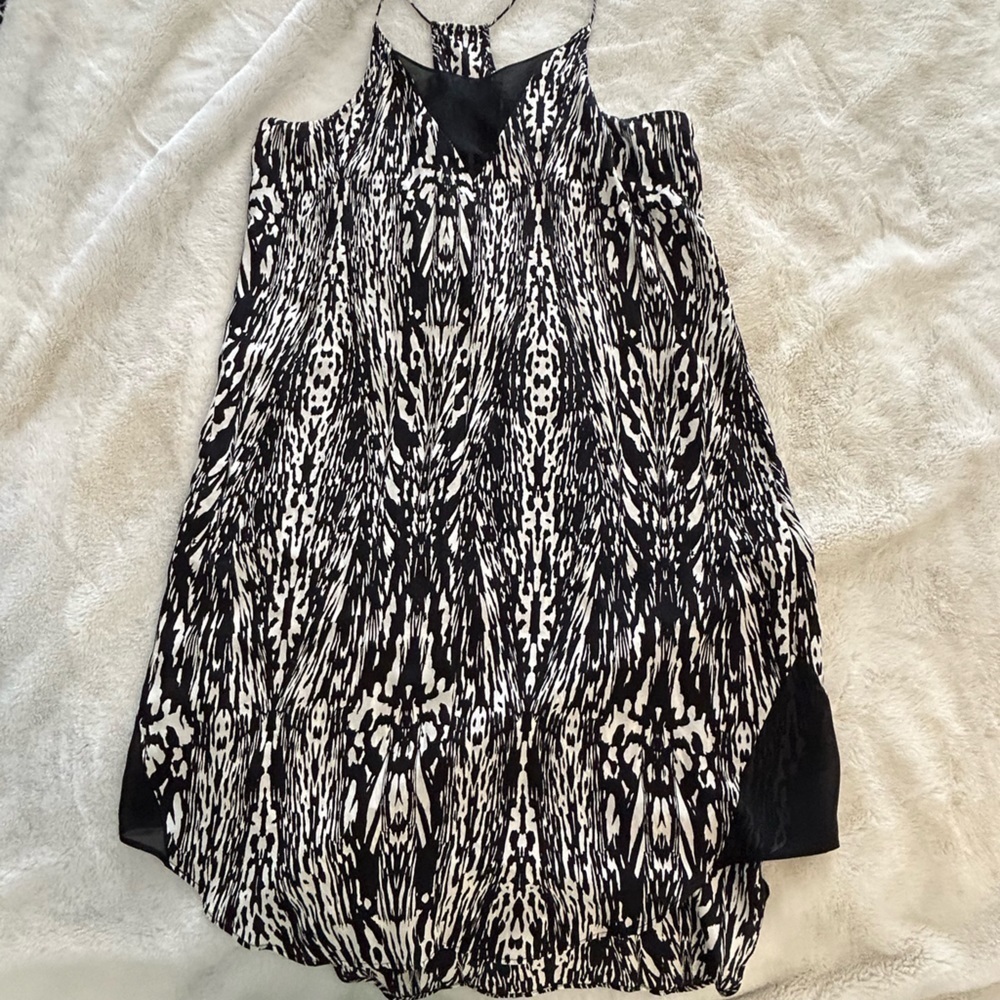 Trouvé top. Sleeveless. Spaghetti straps. Size S. Black and white. Tunic style.